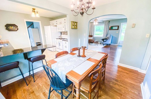 Springfield House | The Aviary Cottage: Bunkbed, Near Playground, Swing, Full Fence, Central to all