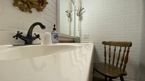Seligman Hotel | The Aztec Motel & Creative Space