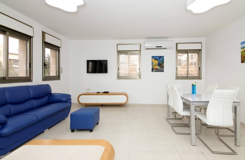 Meqor Hayyim House | The Azure : Strictly Kosher 3 BR