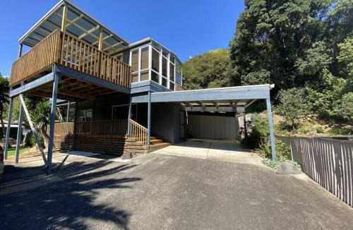 Tapu House | The Bach at Tapu - Family & Fisherman's Paradise