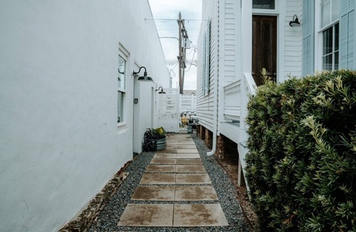Galveston Apartment | THE BANANA BAY ROOM @emilysontheisland