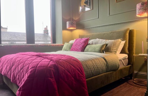 Troon Apartment | The Bank - Rooms & Apartments by Coorie Doon Stays