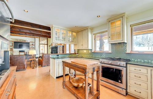 Bedford Cabin | 'The Barn at Dancing Deer Ranch' in Bedford