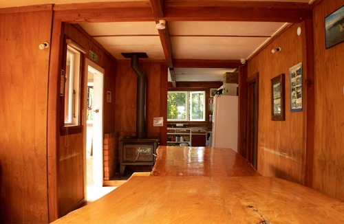 Marahau Hostel | The Barn Cabins & Camp