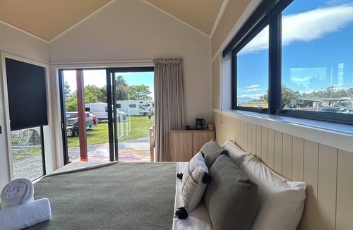 Marahau Hostel | The Barn Cabins & Camp
