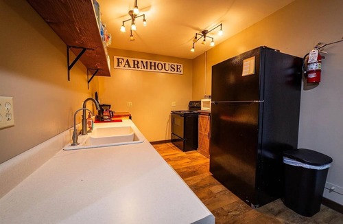 Belleville House | The Barn -charming newly renovated unique space located at the heart of America