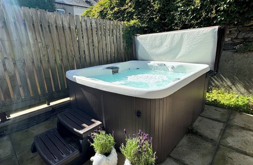 Newland Near Ulverston House | The Barn in The Courtyard - Holiday Home, 3 - Bed, Sleeps 5, Pets Welcome