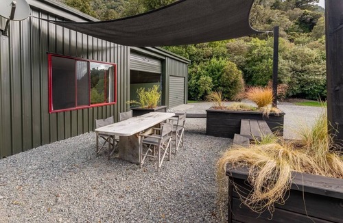 West Coast Region House | The Barn @ Jackson's Retreat Alpine Holiday Park