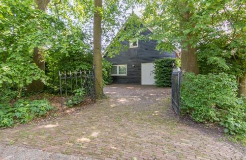 Sleeuwijk House | The Barn