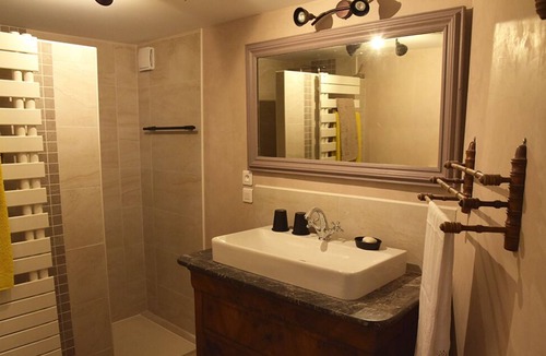 Cherence House | The barn of Chérence, renovated and tastefully decorated