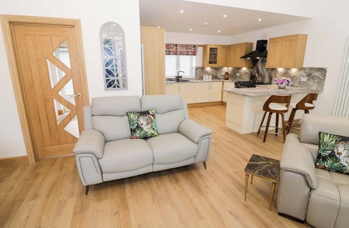 Astwood Bank Cottage | THE BARN, pet friendly, with open fire in Astwood Bank