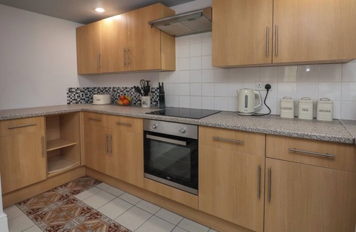 Walcot Cottage | THE BARN @ THE ELMS, family friendly, with a garden in Admaston