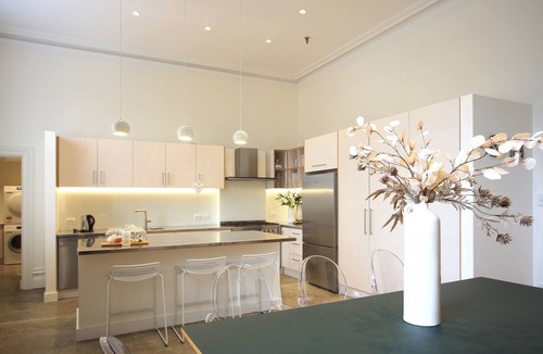 Wellington House | THE BARRACKS – THE OLD MT COOK POLICE STATION Pet friendly, free parking 4 cars