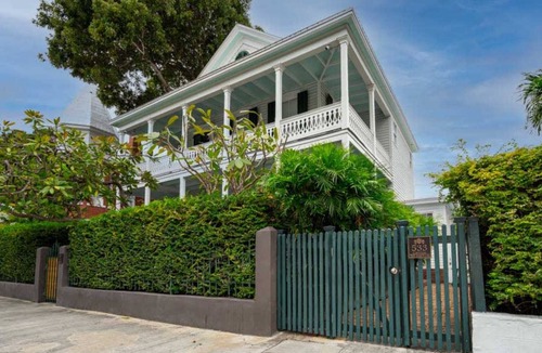 Historic Seaport Apartment | The Bartlum - Steps to Duval Street