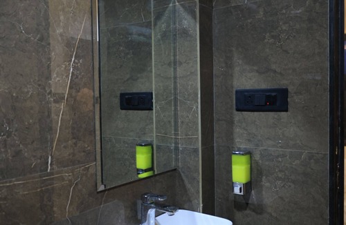 Gayariawas Hotel | The Basil Hotel