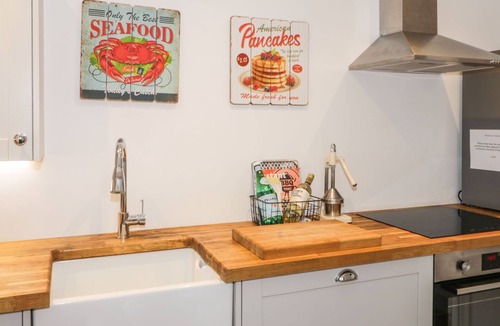 Westgate-on-Sea Apartment | THE BAY, family friendly, country holiday cottage in Westgate-On-Sea
