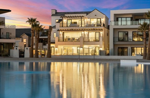 St. George House | The Beach Front Max home