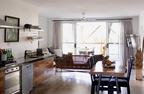 Emerald Beach House | The Beach Havens Luxe Beach House