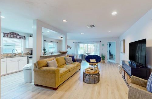 Naples Park House | The Beach Hive Cottage