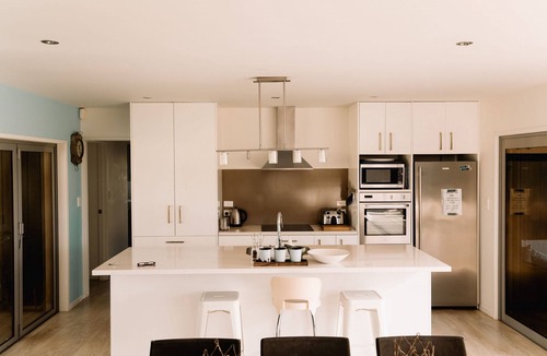 Matarangi House | The Beach House - A wonderful modern beach home with glorious sea views