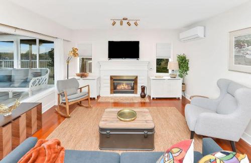Chemainus Apartment | The Beach House Suite by EMR Vacation Rentals