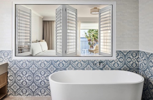 Toukley Hotel | The Beachcomber Hotel & Resort, an Ascend Collection Resort