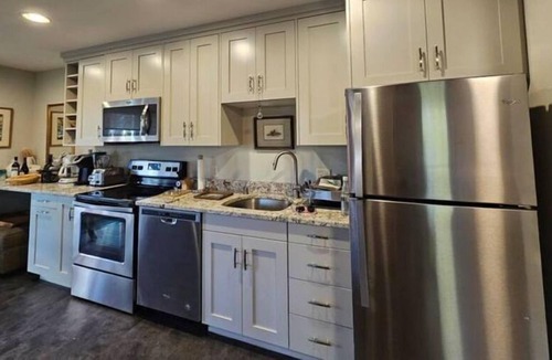 Cushing Resort | The Beahive Resort. Unit #4 Lakefront on lake Alex