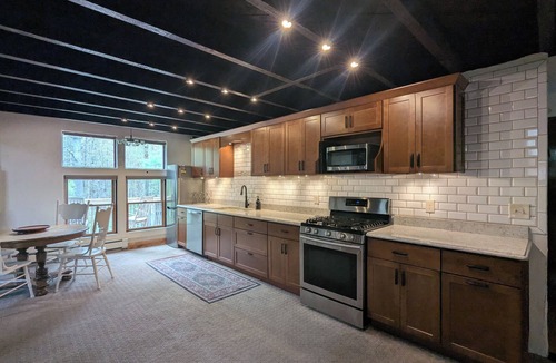 Hammondsport Cabin | The Bean Station Escape~ Private 25 acres near Keuka Lake and pet friendly!