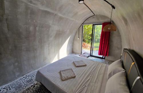 Kampot Hostel | The Bear Bungalow