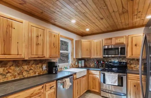 Beech Mountain Ski Chalet | The Bear Dance Chalet