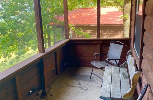 Mena Cabin | The Bear Den