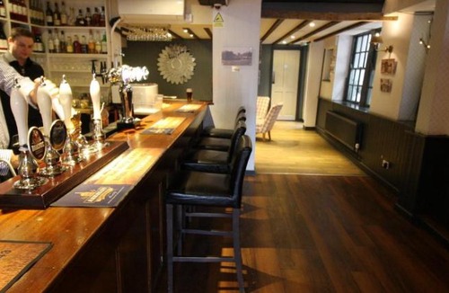 Wantage Bed & Breakfast | The Bear Hotel