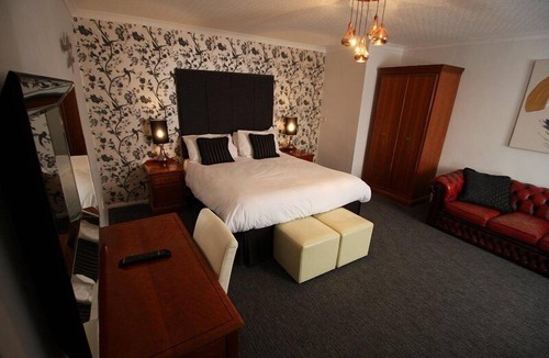 Wantage Bed & Breakfast | The Bear Hotel
