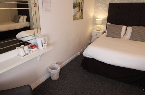 Wantage Bed & Breakfast | The Bear Hotel