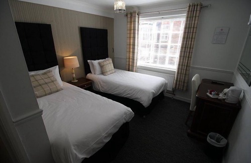 Wantage Bed & Breakfast | The Bear Hotel