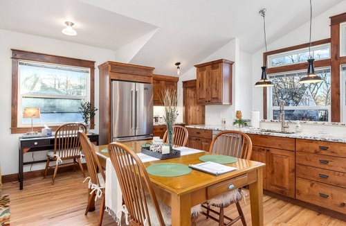 University Park Apartment | The Beautiful Bear’s Den! Walk to Old Town & CSU!