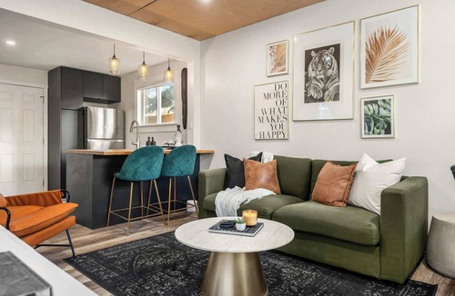 Drumheller House | The Bedrock | Modern Charm | Sleeps Guests | NEW