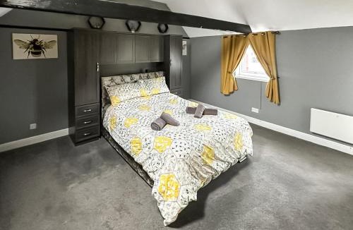 East Kirkby House | The Beehive