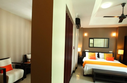 Male Hotel | The Beehive
