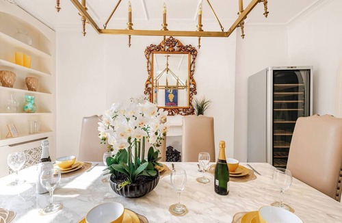 Belgravia House | The Belgravia Mansion — Sleeps 12, Grand Estate
