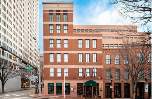 Downtown Richmond Hotel | The Berkeley Richmond, Outset Collection by Hilton