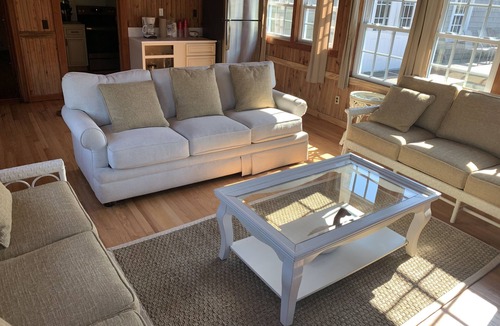 Ocracoke House | The Berkley Manor - An estate on Silver Lake