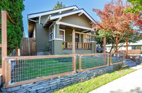 Buckman Neighborhood House | The Betty - A 1920s Vintage Bungalow
