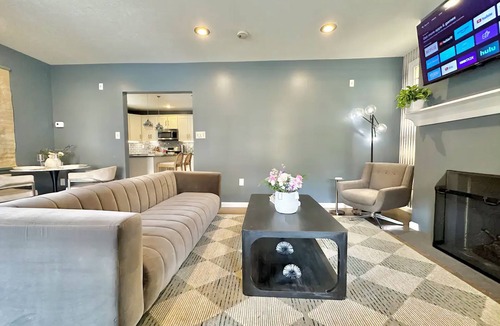 South Hills House | The Beverly at Mt. Lebanon by Luxe PGH