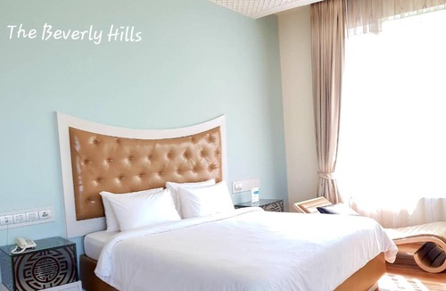 Nai Mueang Hotel | The Beverly Hills Hotel