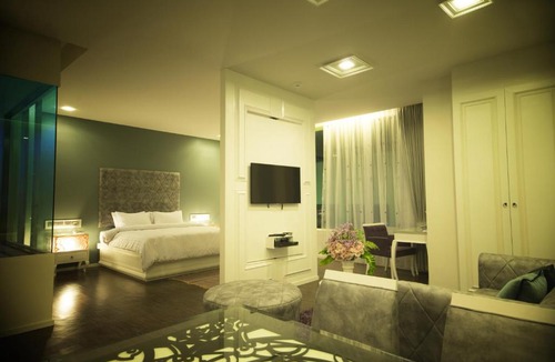 Nai Mueang Hotel | The Beverly Hills Hotel