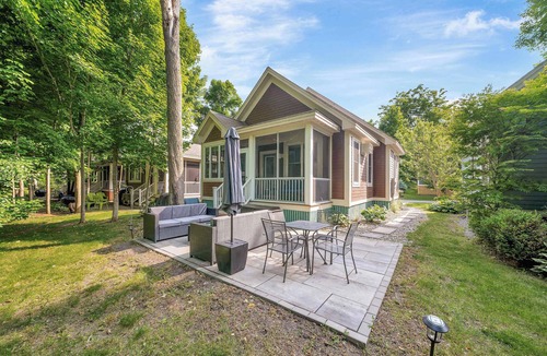Cherry Valley House | The Birches - 16 Farmview