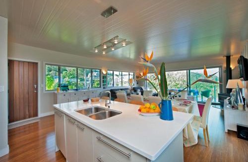 Russell House | The Black Bach