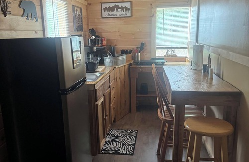 Freeman Cabin | The Black Bear