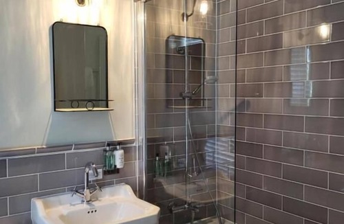 Ilkley Hotel | The Black Hat